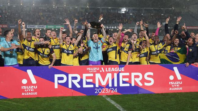 The Mariners celebrate winning the A-League premiership. Picture: Scott Gardiner/Getty Images