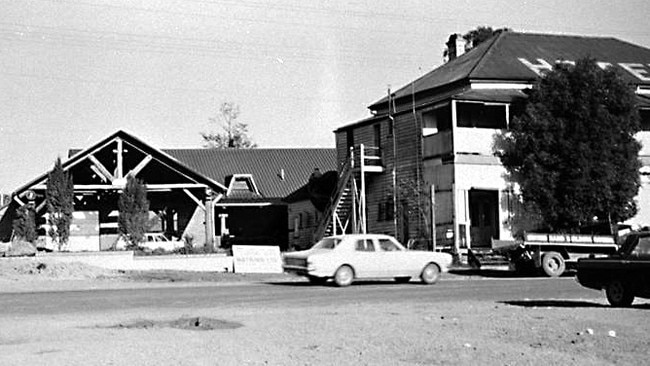 Bartlett's Barn in 1974, right before it opened, next to the Queen's Hotel which was demolished.