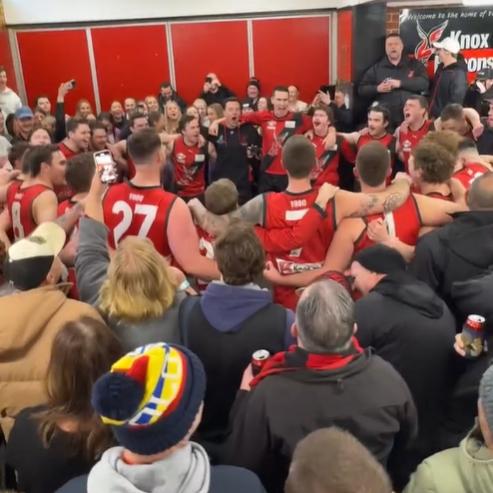 EFNL 2024: Knox belts out the song in front of a packed house on Saturday. Picture: Knox FC