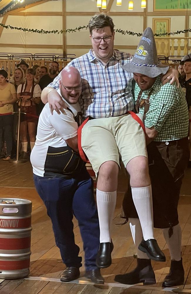 Jockey Racing in the Bavarian Strongman competition.