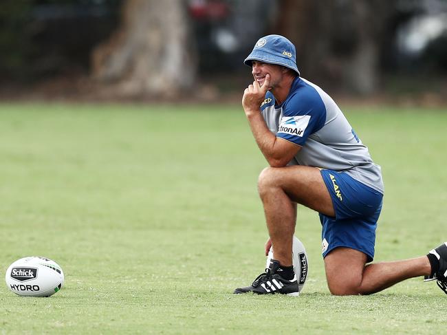 Eels coach Brad Arthur looks on during Eels training yesterday. Photo: Getty Images