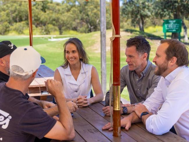 Independent Pittwater MP Jacqui Scruby and Premier Chris Minns at the opening of Shortees golf course on Saturday. Picture: Supplied.