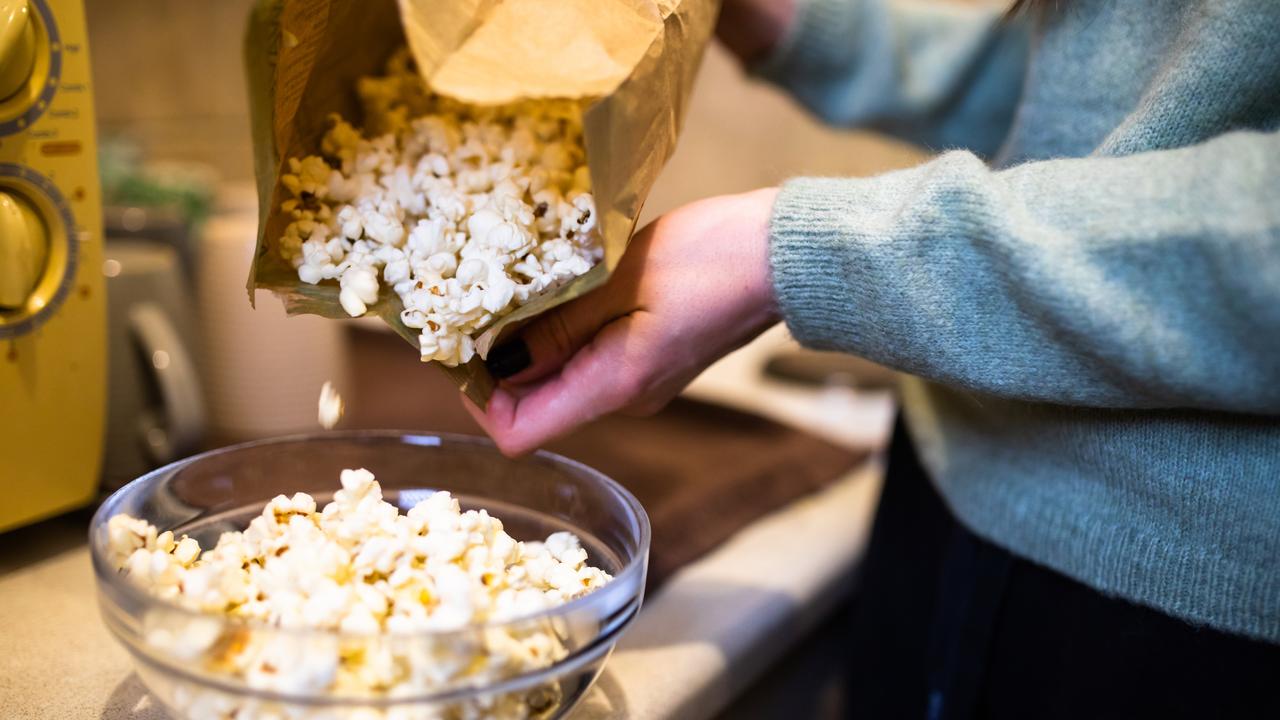 Użytkownik Reddit udostępnia zdjęcie wewnątrz torby popcornu do mikrofalówki
