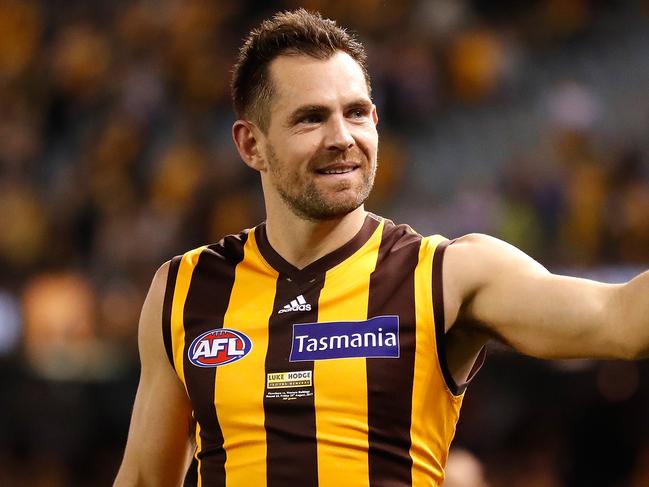 MELBOURNE, AUSTRALIA - AUGUST 25: Luke Hodge of the Hawks celebrates during the 2017 AFL round 23 match between the Hawthorn Hawks and the Western Bulldogs at Etihad Stadium on August 25, 2017 in Melbourne, Australia. (Photo by Michael Willson/AFL Media/Getty Images)