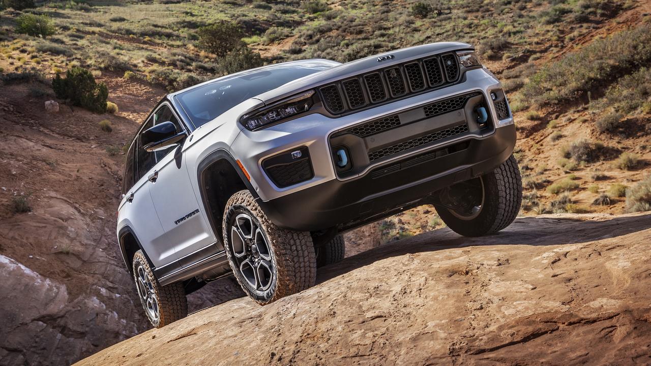 Jeep claims the plug-in hybrid can have better performance than the V8 version.