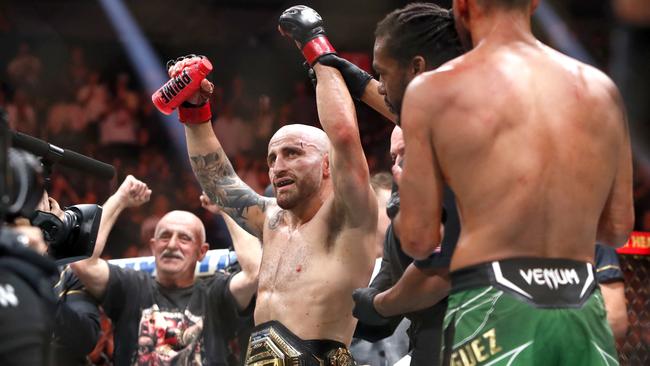 Alexander Volkanovski celebrates his title defence. Picture: Steve Marcus/Getty