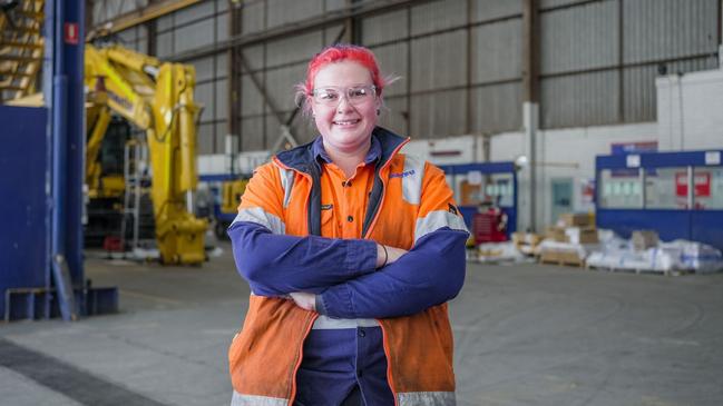 Caitlyn is a plant mechanic at Komatsu in Fairfield.