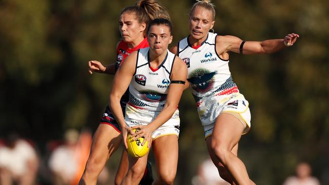 Ebony Marinoff prepares to launch Adelaide into attack. Picture: Michael Wilson.