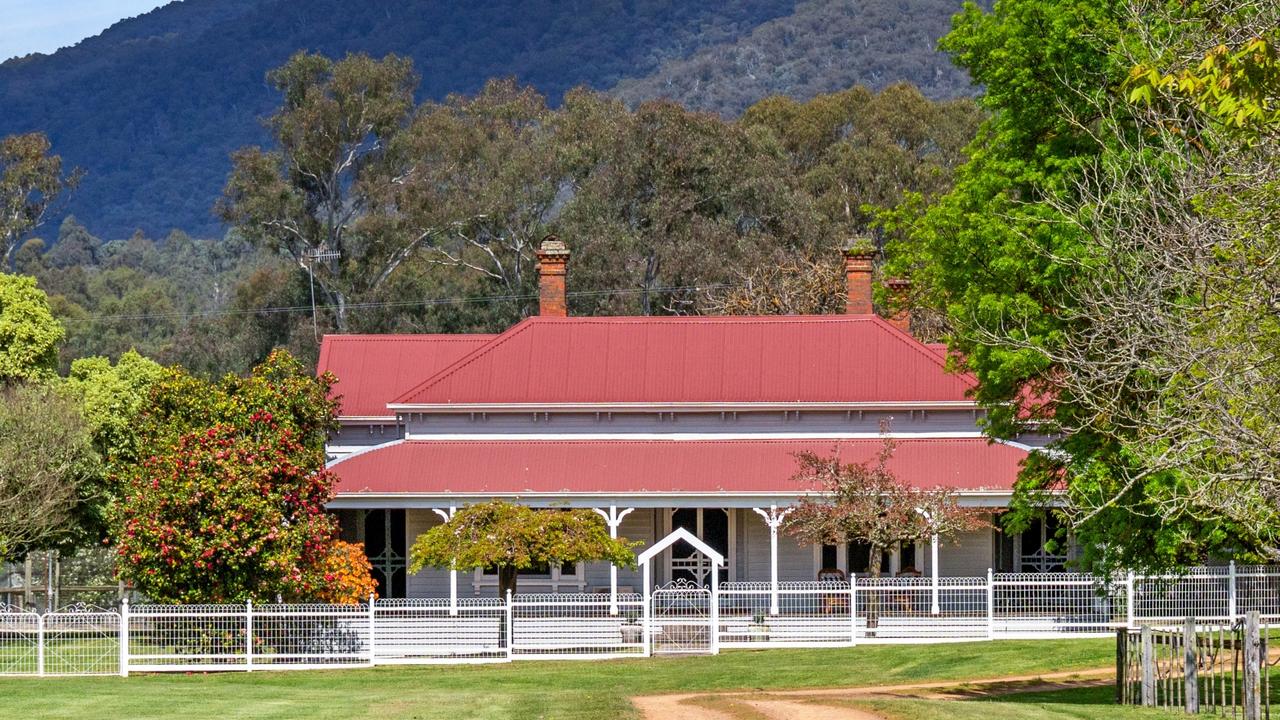 Rare Victorian farm has its own private beach