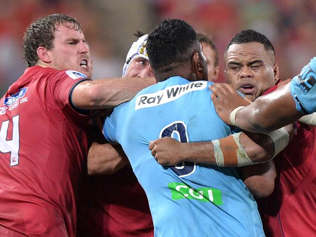 BRISBANE, AUSTRALIA - MARCH 07:  Players from both teams show their frustrations during the round 4 Super Rugby match between the Queensland Reds and the New South Wales Waratahs at Suncorp Stadium on March 7, 2015 in Brisbane, Australia. (Photo by Bradley Kanaris/Getty Images)