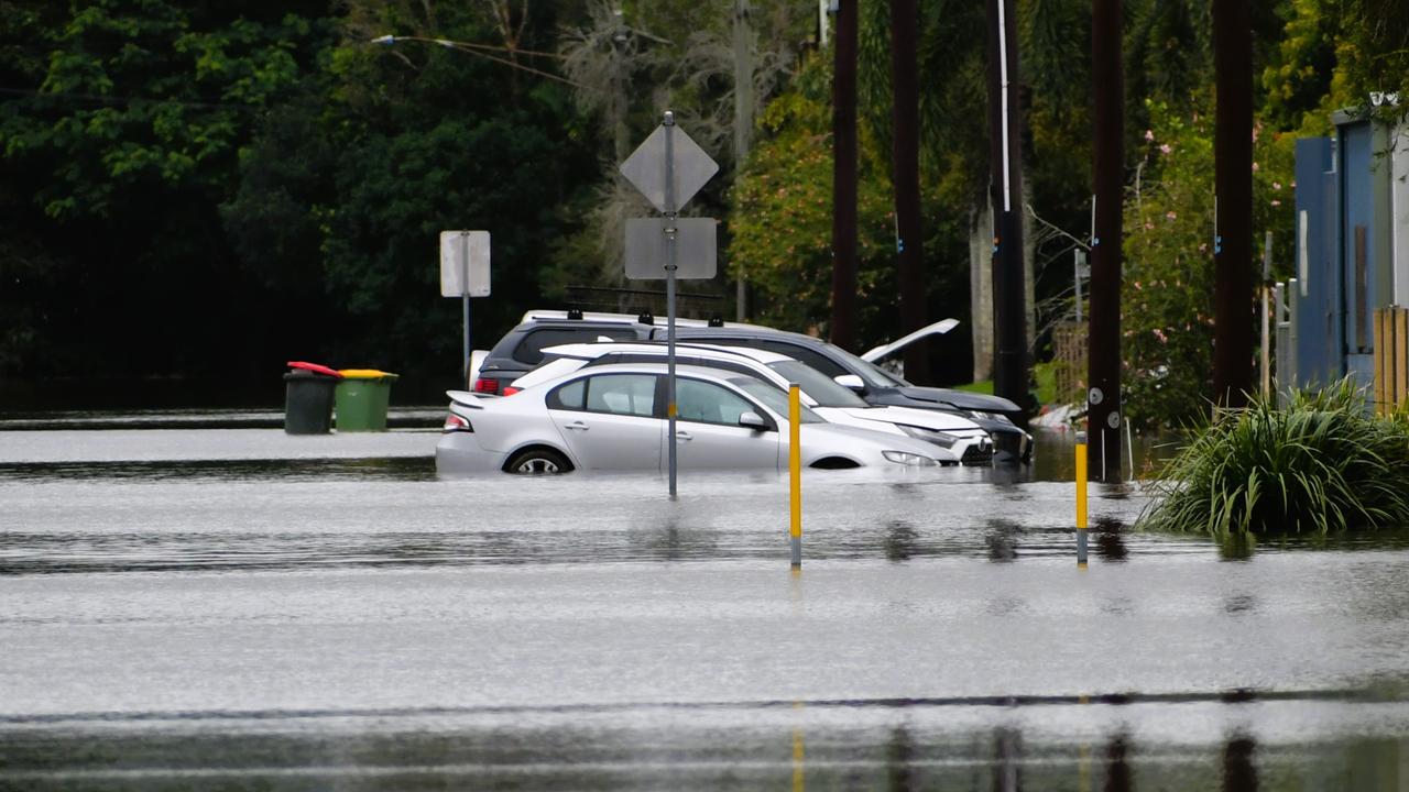 VIDEO: Herbert River in ‘major flood’ at Halifax