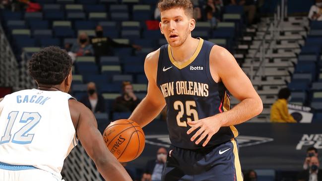 Aussie Will Magnay #25 mnade his NBA debut for the New Orleans Pelicans dribbles against the Los Angeles Lakers (Photo by Jonathan Bachman/NBAE via Getty Images)