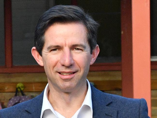 Minister for Education and Training Simon Birmingham and Liberal candidate for Mayo Georgina Downer are seen at the Yankalilla Area School in Yankalilla  Adelaide. They are launching the Engineering Elementary Pilot program in South Australia. Wednesday, June 13, 2018. (AAP Image/David Mariuz) NO ARCHIVING