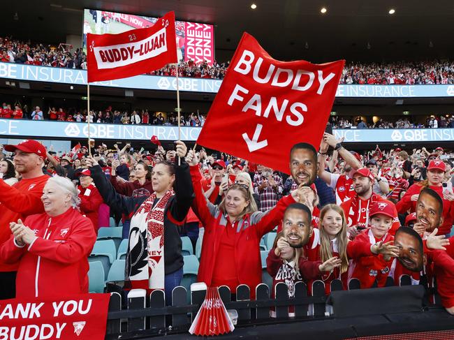 Swans crowd cheering for retired champion Lance (Buddy) Franklin during a lap of honour with his wife Jesinta at the SCG. Picture: Jonathan Ng