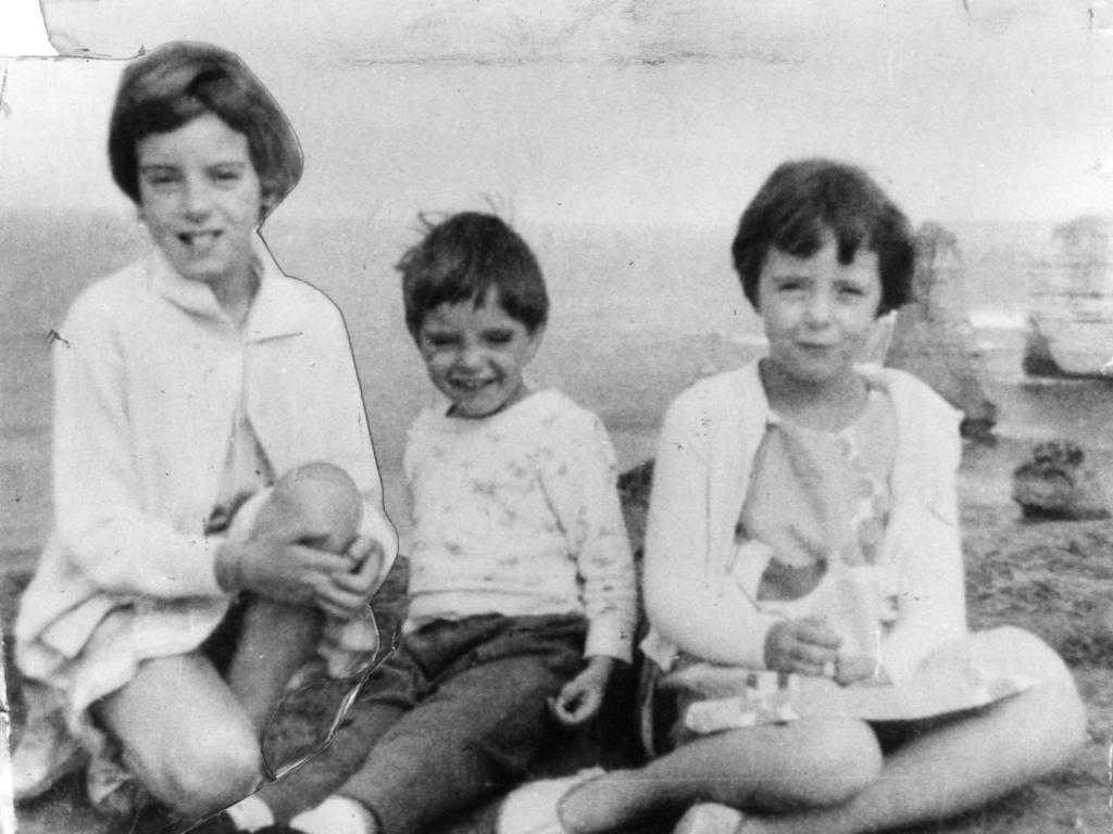 <p>A holiday picture of Jane, Frant and Arnna Beaumont from a trip along the Great Ocean Road.</p>