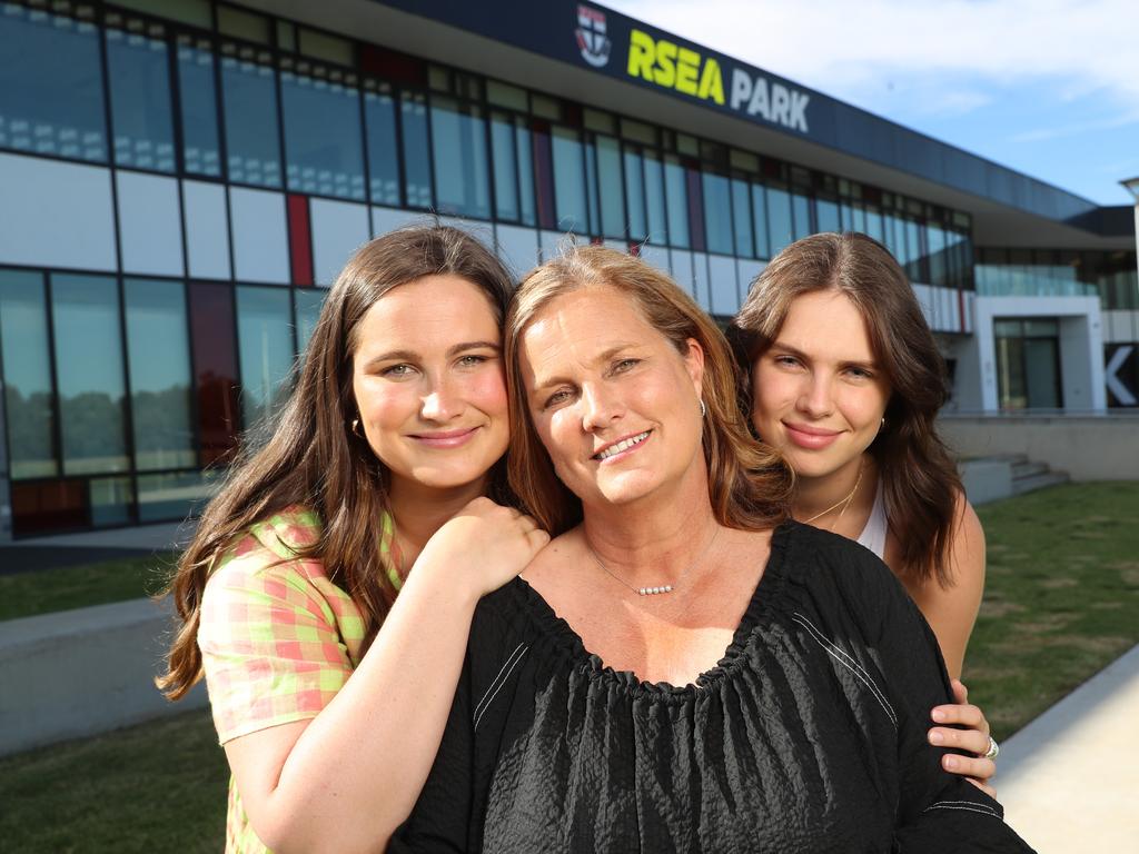 Anita Frawley, wife of Danny Frawley, and daughters Chelsea and Danielle.