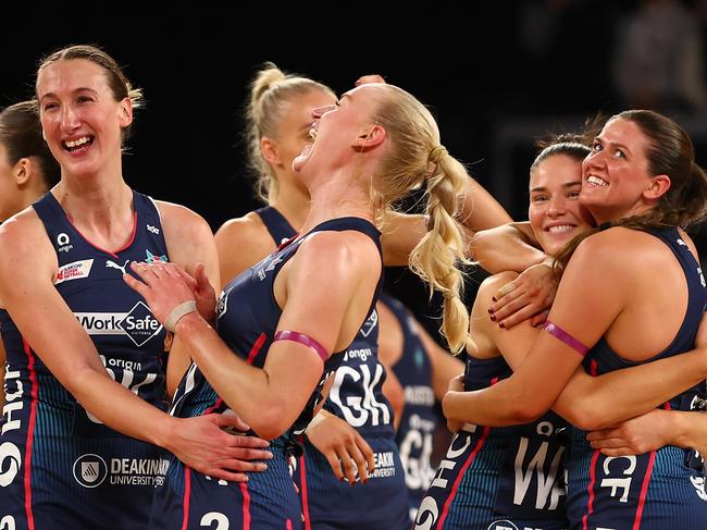 MELBOURNE, AUSTRALIA - JULY 27: The Vixens celebrate victory in the Super Netball Preliminary Final match between Melbourne Vixens and West Coast Fever at John Cain Arena on July 27, 2024 in Melbourne, Australia. (Photo by Graham Denholm/Getty Images)