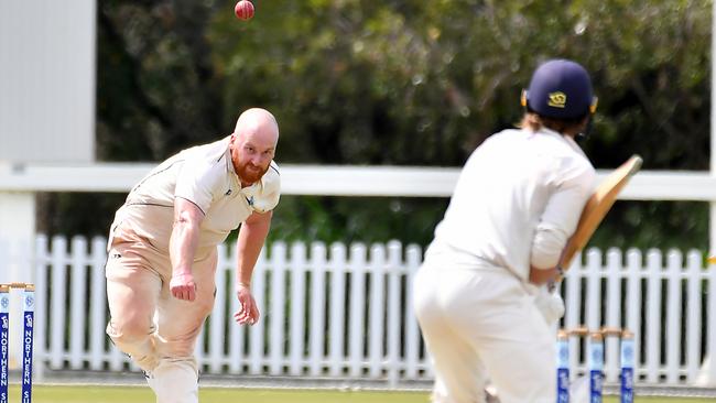 Norths bowler Kyle Hichman Third grade: Picture, John Gass