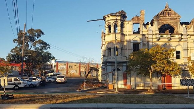 Police at the Broadway Hotel this morning following an overnight fire. Picture: Caitlin Smith