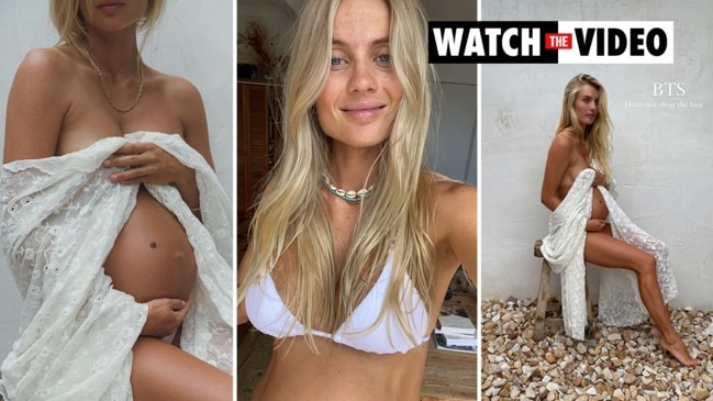 Model Elyse Knowles flaunts naked baby bump