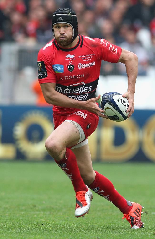 Matt Giteau on the run for his club side Toulon.