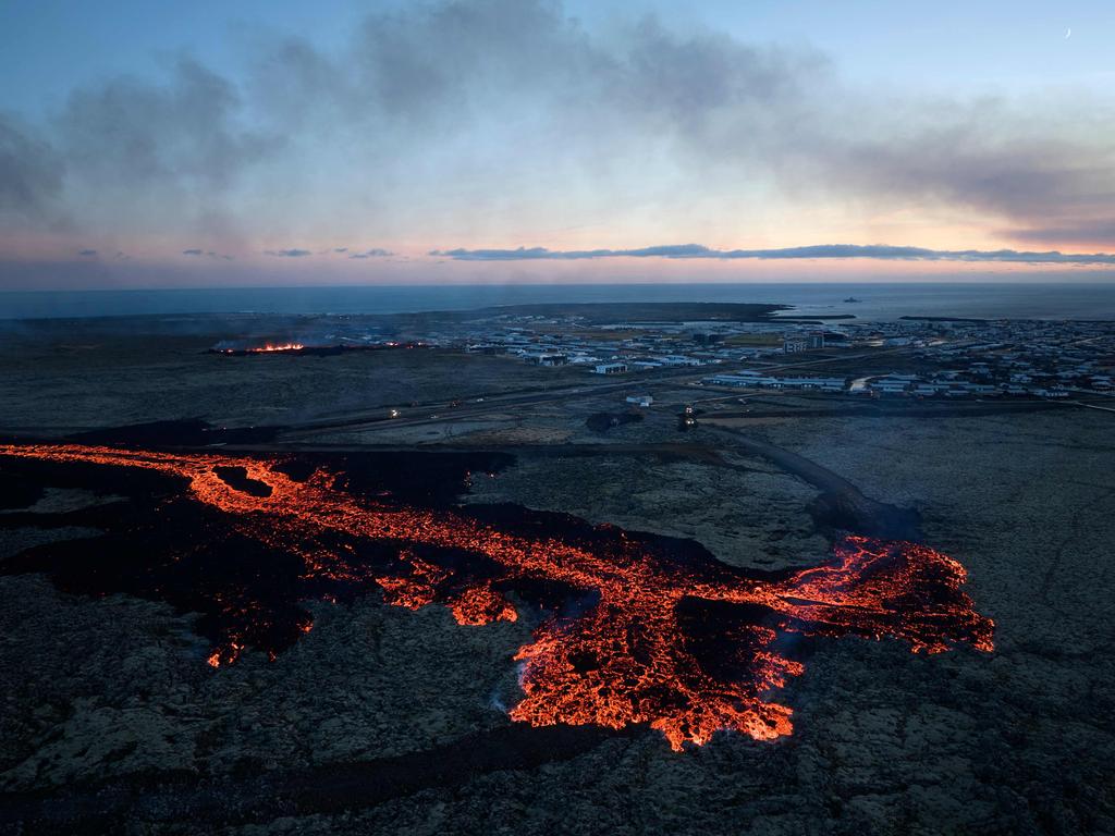 Iceland eruption Grindavik’s volcano spews plumes of lava again news