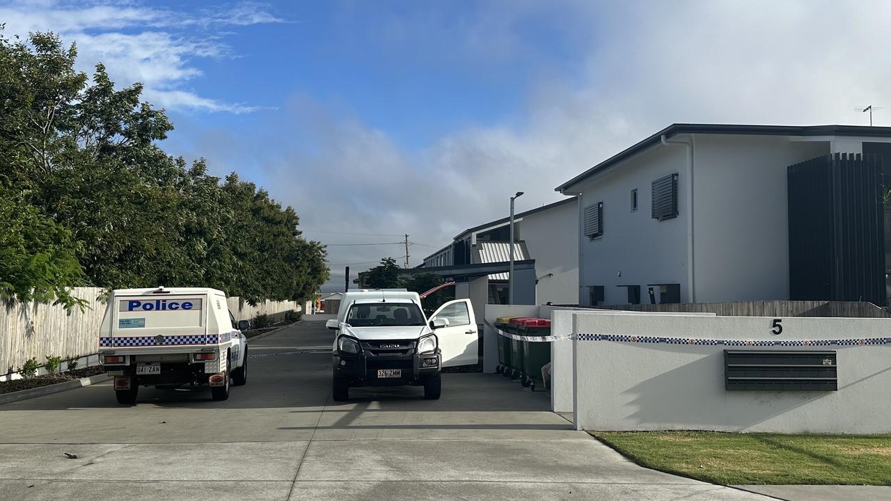 The entire Lillian Street unit block is cordoned off as police investigate following the discovery of a man's body. Picture: Samantha Scott