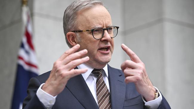 CANBERRA, AUSTRALIA  - NewsWire Photos - November 29, 2024:  Prime Minister Anthony Albanese, Federal Treasurer Jim Chalmers and Senator Katy Gallagher hold a press conference at Parliament House in Canberra. Picture: NewsWire / Martin Ollman