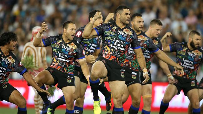 Greg Inglis leads Indigenous All Stars war cry. (Photo by Tony Feder/Getty Images)