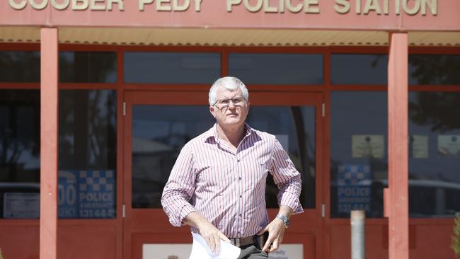 Major Crime Investigation Branch officer in charge Detective Superintendent Des Bray outside the Cooper Pedy Police Station. Picture: Simon Cross