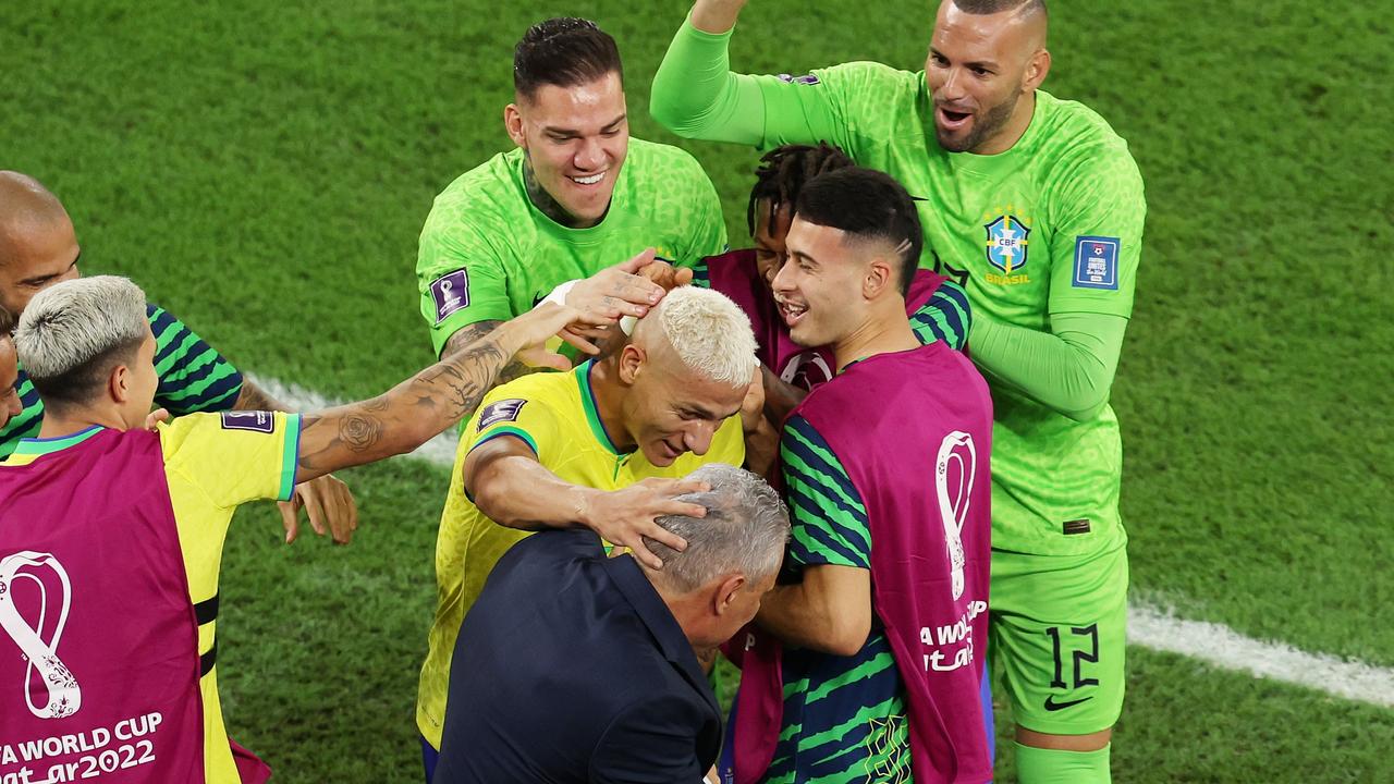 T'QUIO, TO - 03.08.2021: TOKYO 2020 OLYMPIAD TOKYO - Renier do Brasil  celebrates scoring decisive penalty during the Mexico-Brazil soccer game at  the Tokyo 2020 Olympic Games held in 2021, the game