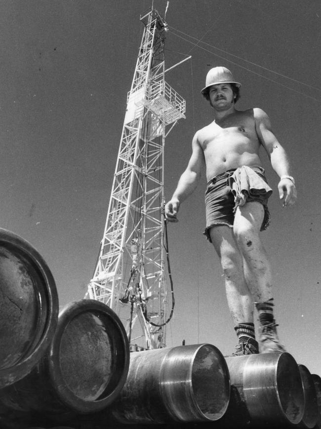 Ryan Hildenbrand, one of 25 Canadian oil-rig drillers working under contract to Santos Ltd in SA's Cooper Basin, 26 Feb 1982.