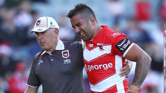 WOLLONGONG, AUSTRALIA - AUGUST 04: Paul Vaughan of the Dragons is helped as he leaves the field with an injury during the round 21 NRL match between the St George Illawarra Dragons and the New Zealand Warriors at WIN Stadium on August 4, 2018 in Wollongong, Australia. (Photo by Mark Kolbe/Getty Images)