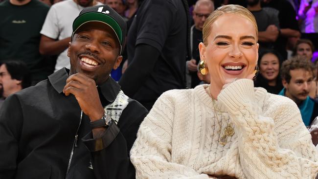 Adele’s joyful smile amid marriage rumours
