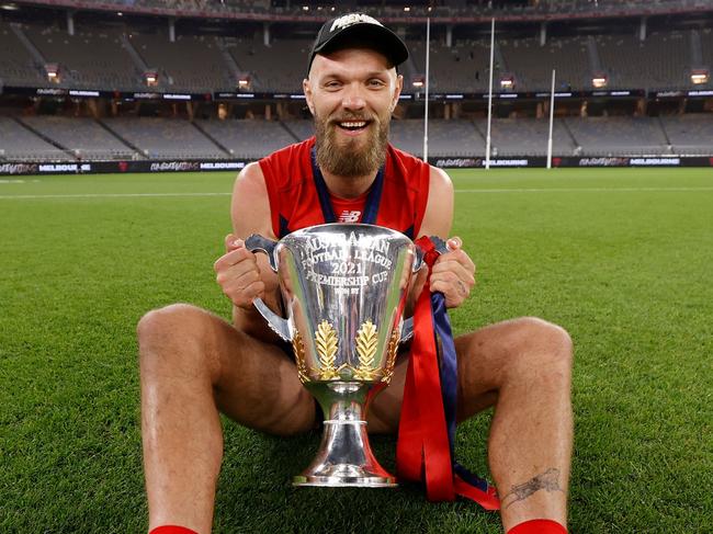 Max Gawn in the middle of Perth Stadium.