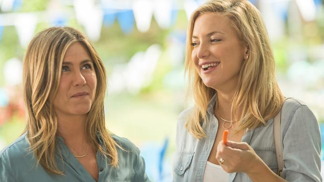 Jennifer Aniston and Kate Hudson in a scene from Mother's Day.