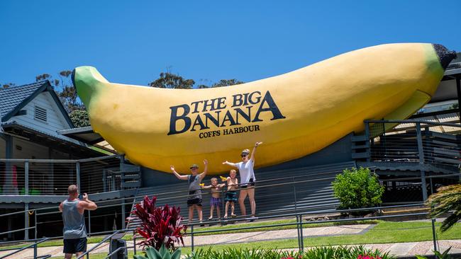 The Big Banana tops this list of big things.