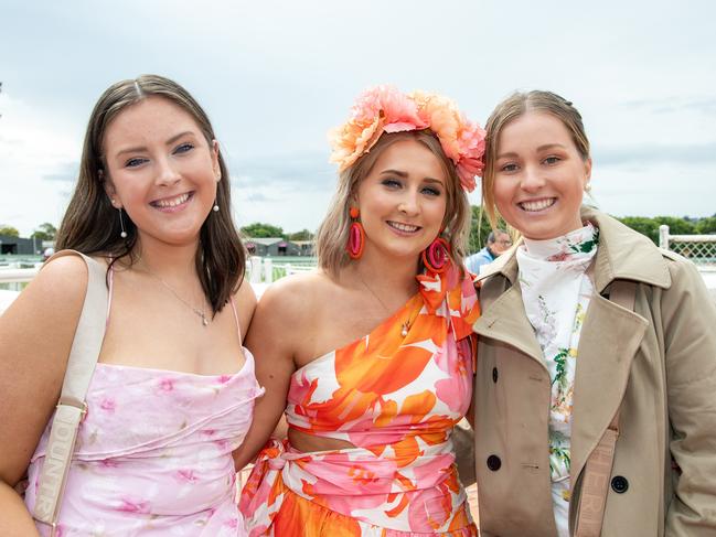 Tahlia Khan (left) with Amelia Sutton and Molly Peach. IEquine Toowoomba Weetwood Raceday - Clifford Park Saturday September 28, 2024 Picture: Bev Lacey