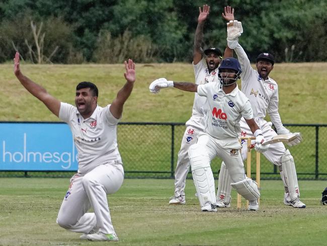 VSDCA cricket: Elsternwick v Moorabbin. Moorabbin bowler Roshan Livera. Picture: Valeriu Campan