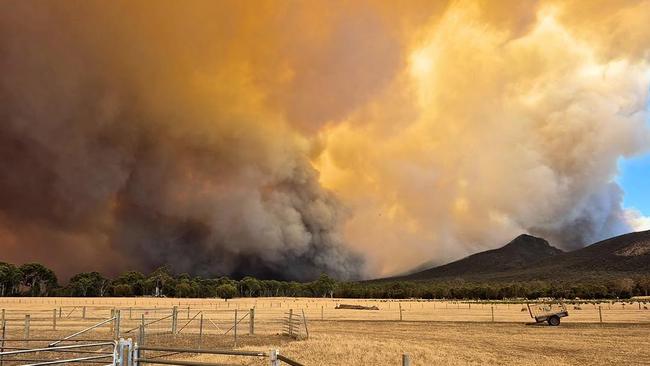 Bushfires continue to burn in the Grampians . Picture : Instagram