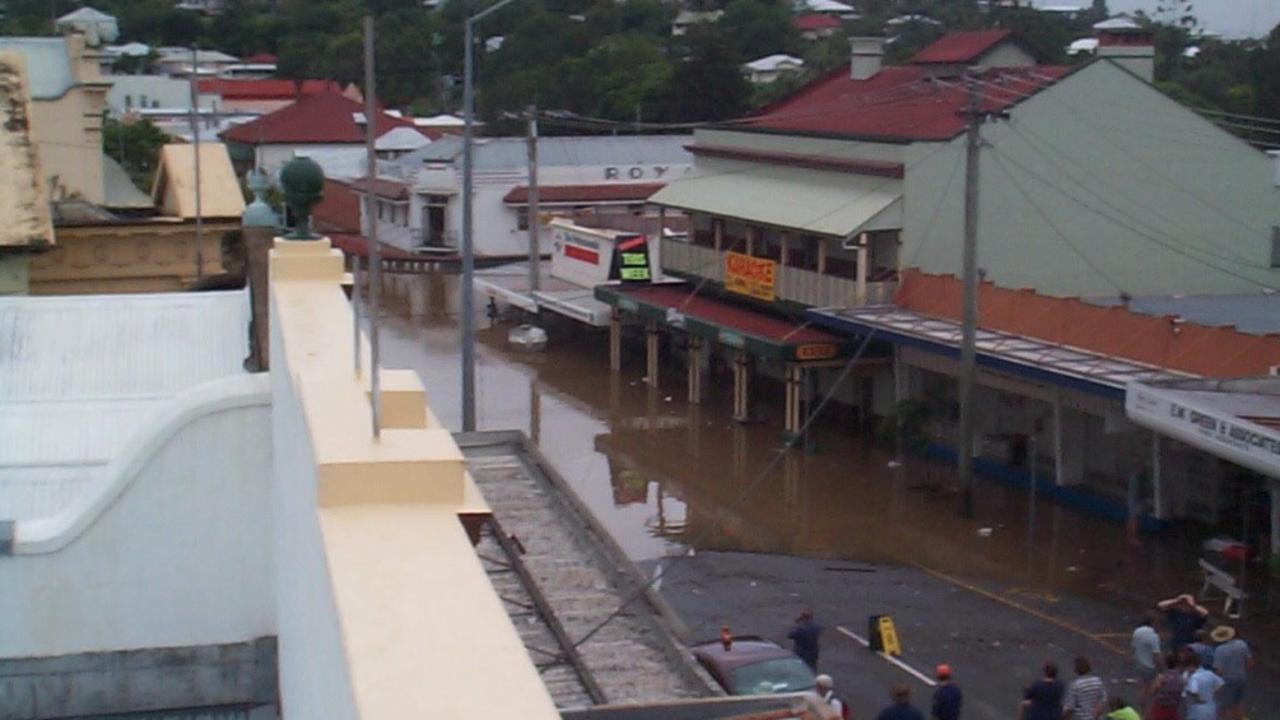 Gympie flood February 1999 - Upper Mary Street.