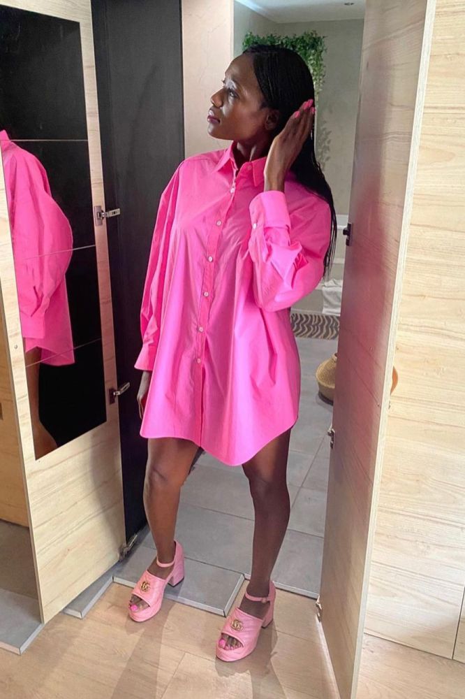 Pink shirt 2024 dress outfit