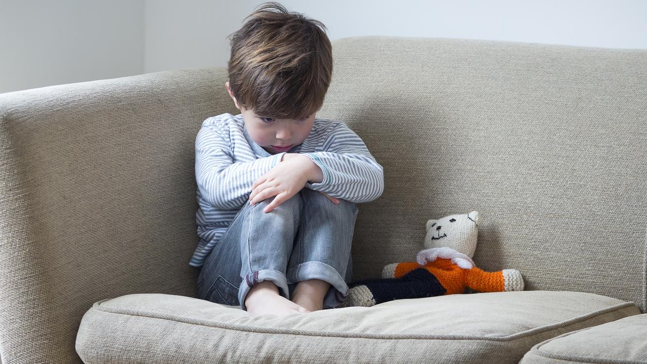 Pregnant mum leaves 5yo son home alone with oven on to cook chicken ...