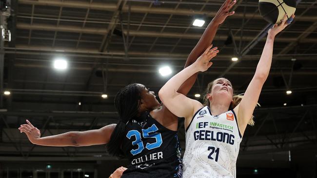 Keely Froling of Geelong United lays up during the round 10 WNBL match against Canberra Capitals. Picture: Mark Metcalfe/Getty Images