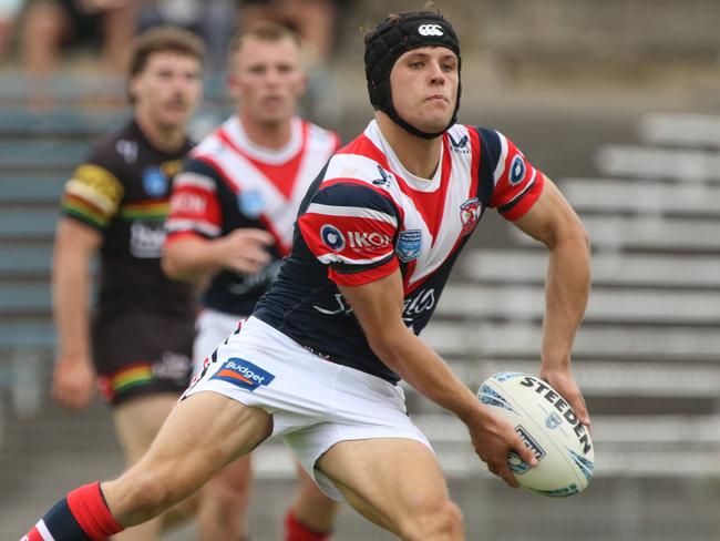 Toby Rodwell prepares to pass in SG Ball Cup. Picture: Warren Gannon Photography.