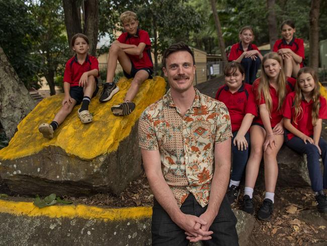 WOLLONGONG MAY 15, 2025; Teacher Ben Ferris with his students at Mount Kembla Public School. For AustraliaÃ¢â¬â¢s Best Teachers story.Re: Emma Blake. Simon Bullard / Freelance photographer