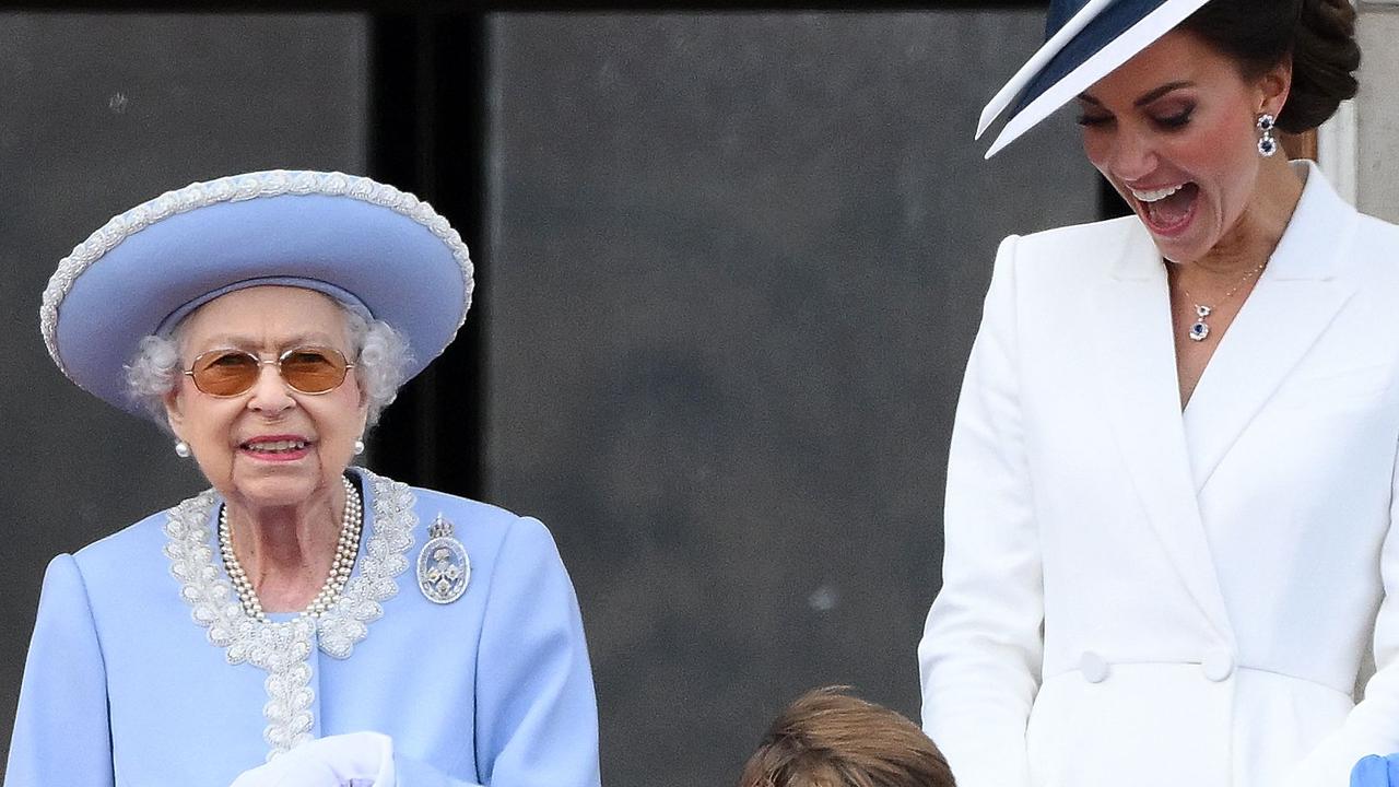 Queen suffers ‘discomfort’, pulls out of event