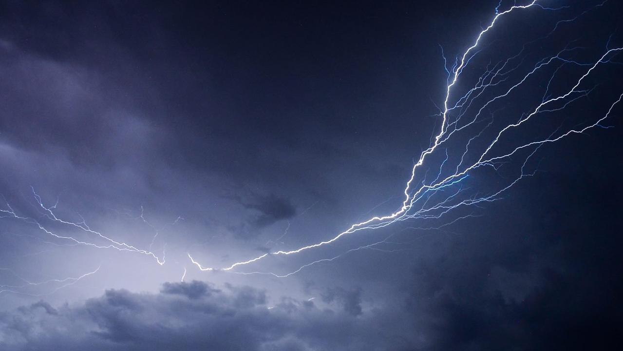 Damaging winds, hail in severe storm warning for Gympie | The Courier Mail