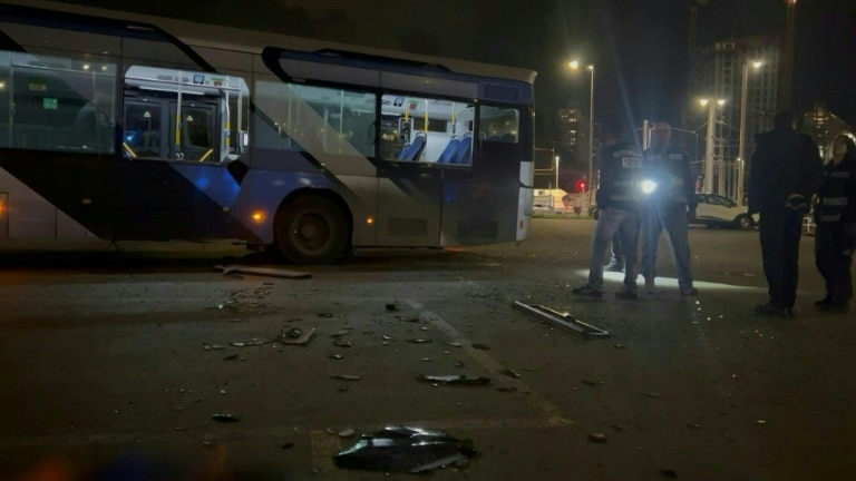 Bus blasts rock central Israel in ‘suspected terror attack’