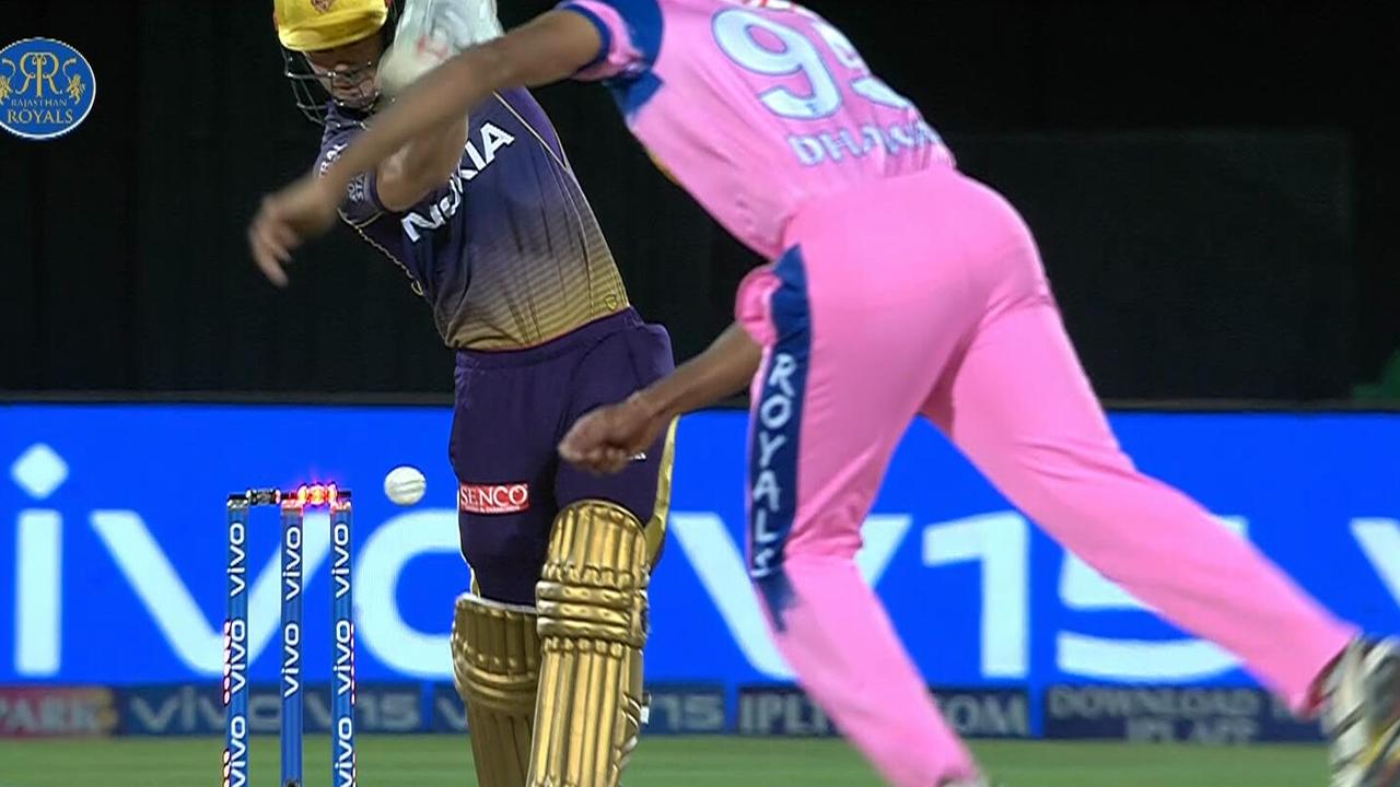 Chris Lynn got a lucky break on 13 when he was bowled only for the bails to stay on.